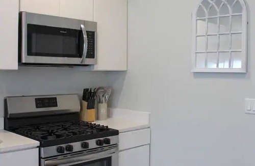 Albany Apartment | ★MODERN 1BR GREAT Location Downtown! W/D Parking!★