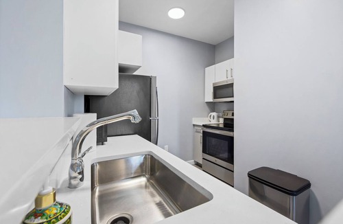 Everett Apartment | Modern 1BR Near Encore Boston 50cg