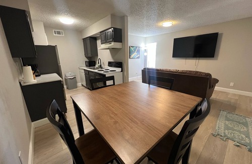 Oaks Historic District Apartment | Modern 1BR Peaceful Stay