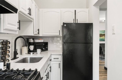 Penn-Knox Apartment | Modern 1BR Philadelphia Retreat Near Historic Sites + Free Parking