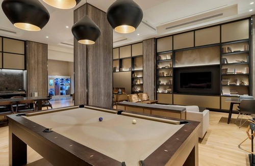Financial District Condo | Modern 1BR Steps from City Hall & Downtown