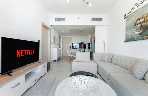 Jadaf Apartment | Modern 1BR with Pool and Gym Al Jaddaf