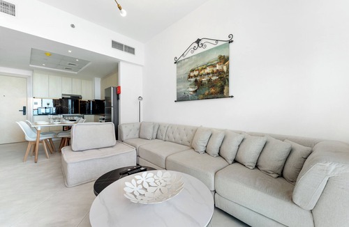 Jadaf Apartment | Modern 1BR with Pool and Gym Al Jaddaf