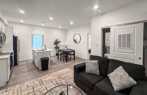 Olde Kensington Apartment | Modern 2 BD | Sleeps 6 | Northern Liberties