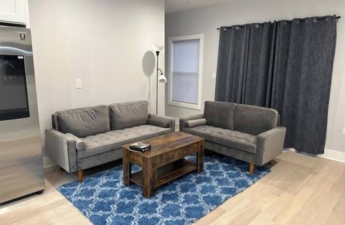 Northeast Apartment | Modern 2 Bed/1 Bath near Union Market [P2]