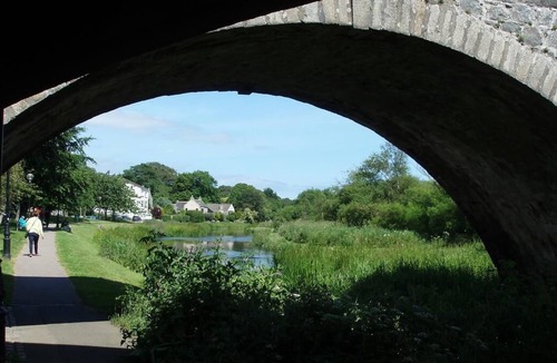 Ellon Apartment | Modern 2 bed, 2 bath apartment by river ythan in Ellon centre
