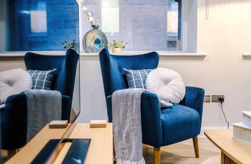 Leeds City Center Apartment | Modern 2-Bed 2-Bath Apartment – Prime Leeds City Centre