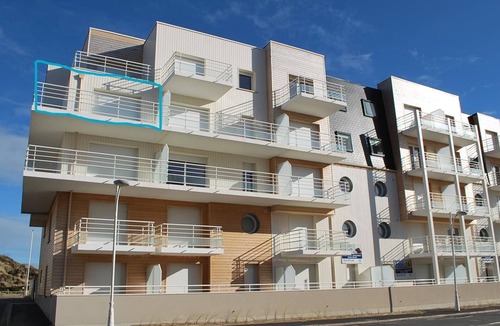 Fort-Mahon-Plage Apartment | Modern 2-bed apartment, beach balcony, pets allowed