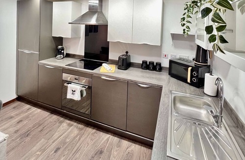 Sheldon Apartment | Modern 2 Bed Flat |10 Mins to NEC/BHX/HS2/Solihull