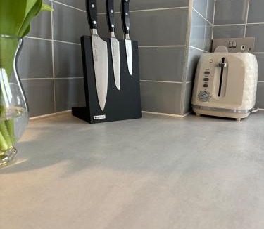 Rosyth Apartment | Modern 2-bed flat - Free Parking - Near Edinburgh