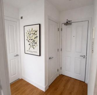 Hemel Hempstead Apartment | Modern 2 Bed Flat, Free Parking, Central Hemel