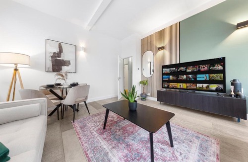 Clerkenwell Apartment | Modern 2 bed Flat in Central London, Barbican Farringdon, EC1V