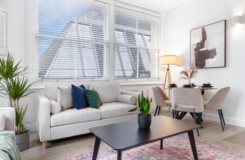 Clerkenwell Apartment | Modern 2 bed Flat in Central London, Barbican Farringdon, EC1V