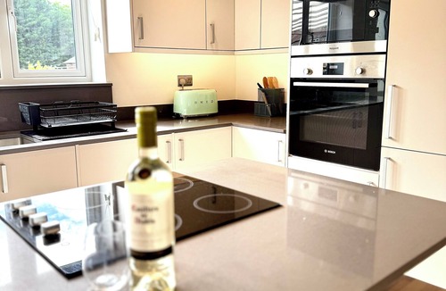 Tatenhill House | Modern 2-bed house, Coventry with EV charger