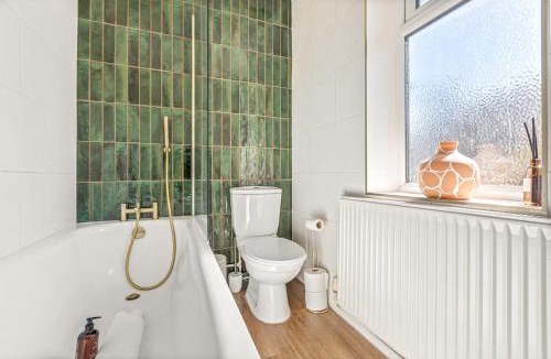 Reading House | Modern 2-Bed House in Reading