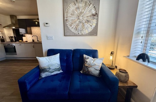 Warwick House | Modern 2-Bed House with EVcharger- Hosted by Hutch