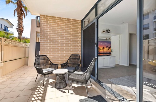Chiswick Apartment | Modern 2-Bed with Pools, Gym, Tennis Court & Sauna