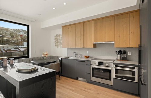Snowmass Village Condo | Modern 2 Bedroom Ski In&Out Condo 05