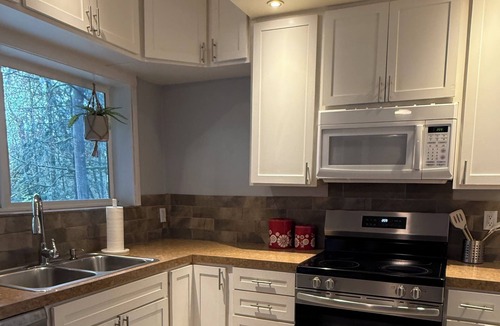 Olympia House | Modern 2 bedroom, 1 bath bright unit with Stunning Sunrises.