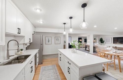 Poulsbo Apartment | Modern 2 Bedroom, 1 Bathroom apartment in highly desired downtown Poulsbo.