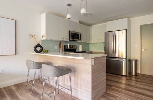 Quincy Apartment | Modern 2 Bedroom 2 Bath Apartment in Heart of Quincy