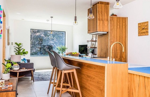 Chichester Apartment | Modern 2 Bedroom City Apartment With Parking - Pass the Keys