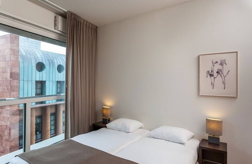Station-Zuid WTC Apartment | Modern 2-bedroom executive apartment at the Zuidas, Amsterdam-South