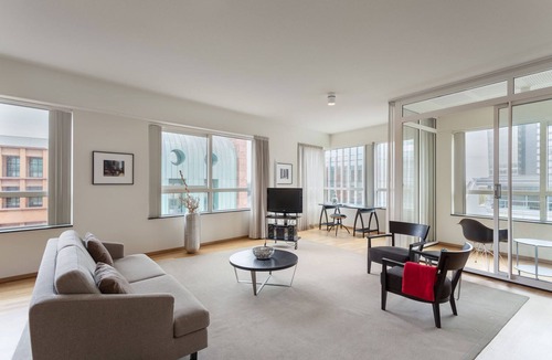 Station-Zuid WTC Apartment | Modern 2-bedroom executive apartment at the Zuidas, Amsterdam-South