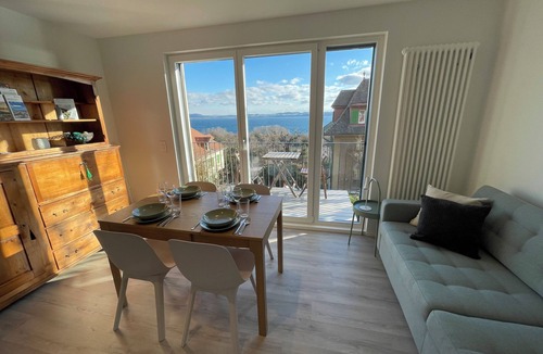 Neuchatel Apartment | Modern 2 bedroom flat in town with lake views