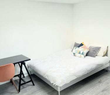 Roxeth Apartment | Modern 2 Bedroom Flat With Garden Harrow - London