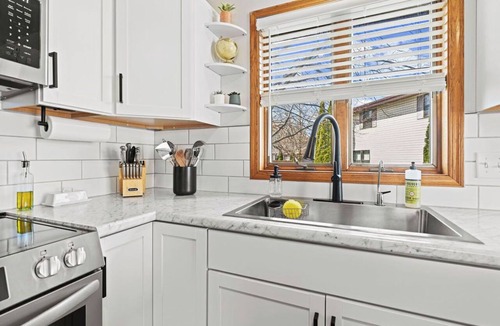Oshkosh Apartment | Modern 2 Bedroom In Oshkosh