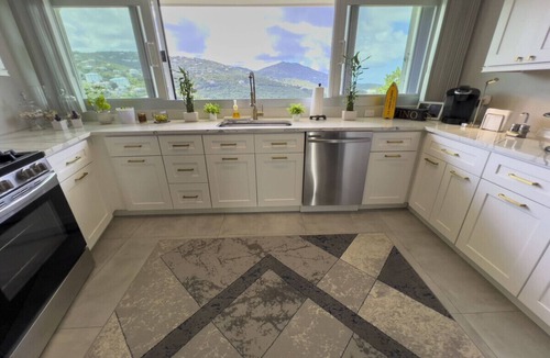 Estate Lovenlund Condo | Modern 2 Bedroom Overlooking Magens Bay