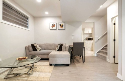Symons Valley House | Modern 2-Bedroom Retreat Near Airport & Banff!