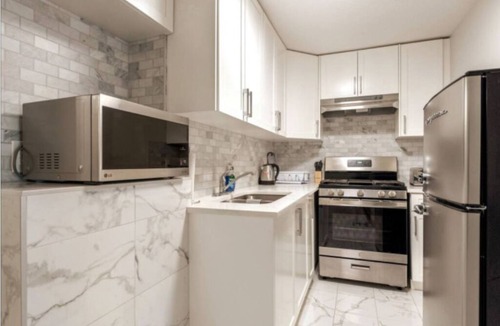Symons Valley House | Modern 2-Bedroom Retreat Near Airport & Banff!
