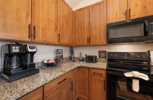 Silvercreek Condo | Modern 2 bedroom with mt views and spacious