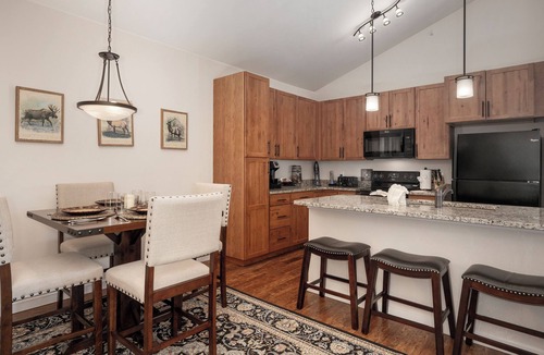 Silvercreek Condo | Modern 2 bedroom with mt views and spacious