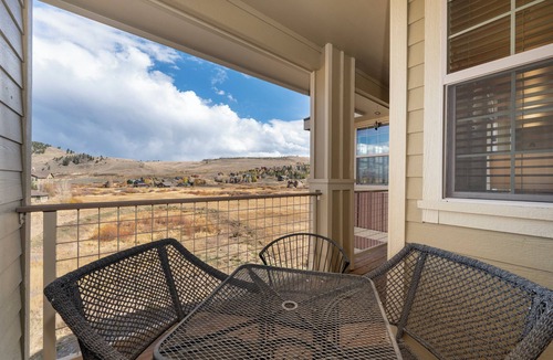 Silvercreek Condo | Modern 2 bedroom with mt views and spacious