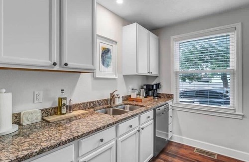 San Marco Condo | Modern 2 BR Condo - 2 block from San Marco
