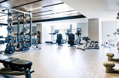 Victoria Park House | Modern 2 BR Near Stampede Rooftop Patio Gym