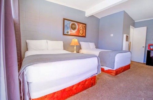 Wheeler Hotel | Modern 2-Queen Option Near Wheeler Paths & Museum + Free Parking