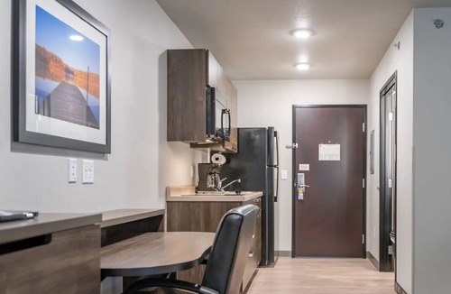 St. Joseph Hotel | Modern 2-Room Stay Near Interstate – Explore St. Joseph Attractions