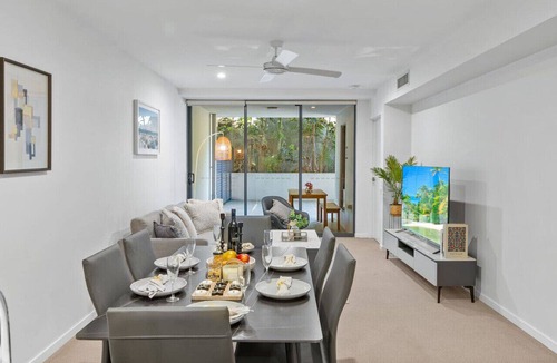 Albion Apartment | Modern 2B2B Suit only 10mins to Airport/Southbank