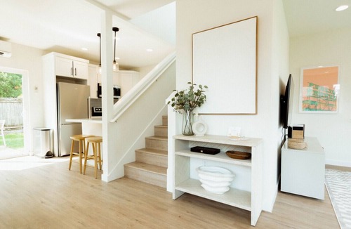Ballard House | Modern 2BD Getaway | Private Yard | City Views
