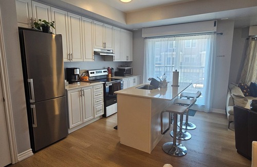 Durham Region House | Modern 2BDR | 1 BATH | Free Parking | Minutes to Hwy 401