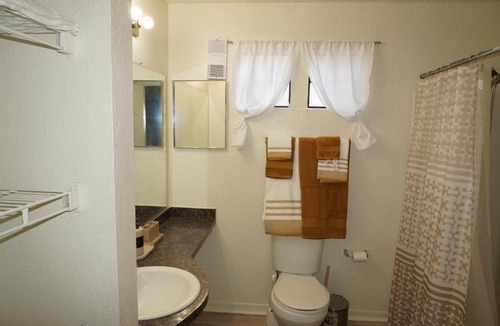 Gainesville Apartment | Modern 2bed 2 bath home away from home