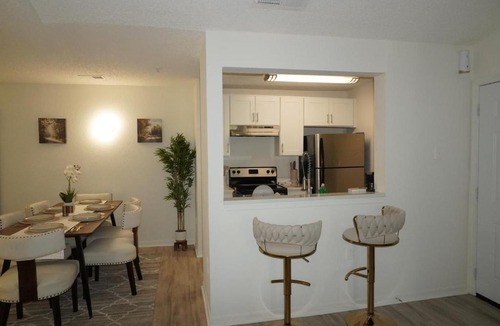 Gainesville Apartment | Modern 2bed 2 bath home away from home