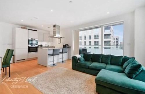 Peninsula Apartment | Modern 2bed Apt with pool access step from The O2
