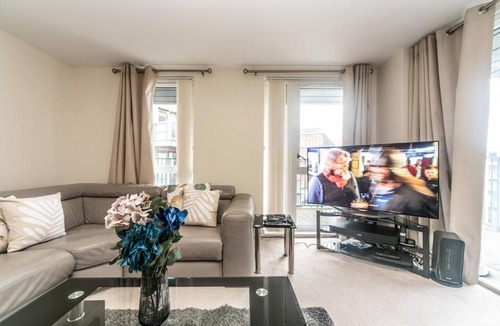 Whittington Apartment | Modern 2Bedroom & 2Bathroom Apartment in Colindale - North London - Pass the Keys