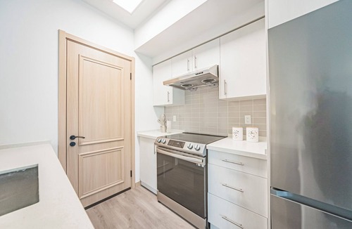 L'Amoreaux House | Modern 2Beds TownHome Toronto - 5MINs to Seneca College & Fairview Mall
