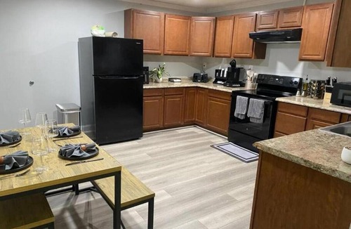 Asheboro Apartment | Modern 2BR Aparment near NC ZOO w Parking